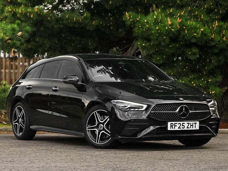Used Mercedes CLA200 Executive 163 HP (119 kW) 2025 Black Estate