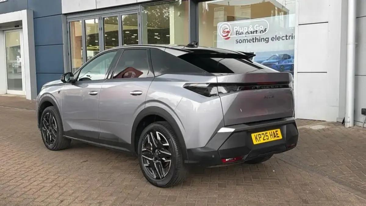 Second-hand Peugeot 3008 GT 134 CP (98 kW) 2025 Gri SUV