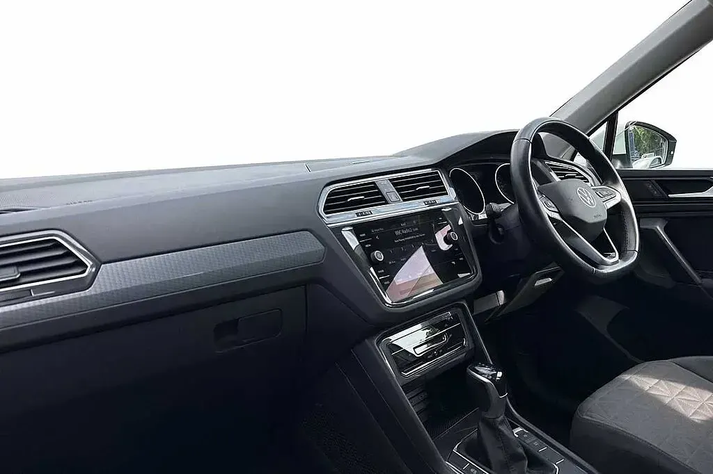 Used VW Tiguan Life 150 HP (110 kW) 2022 White SUV