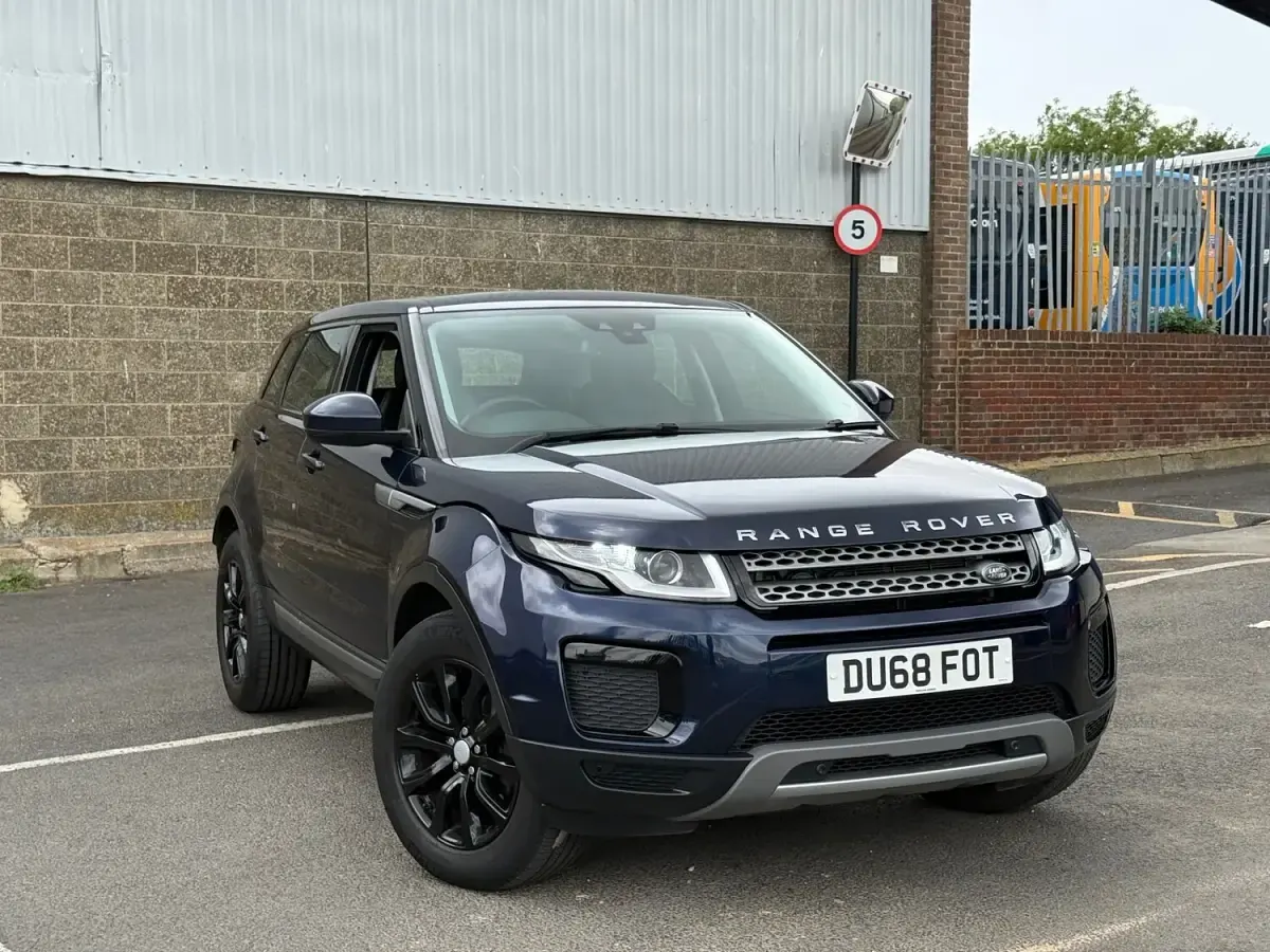 Used Land Rover Range Rover evoque SE 150 HP (110 kW) 2018 Blue Estate