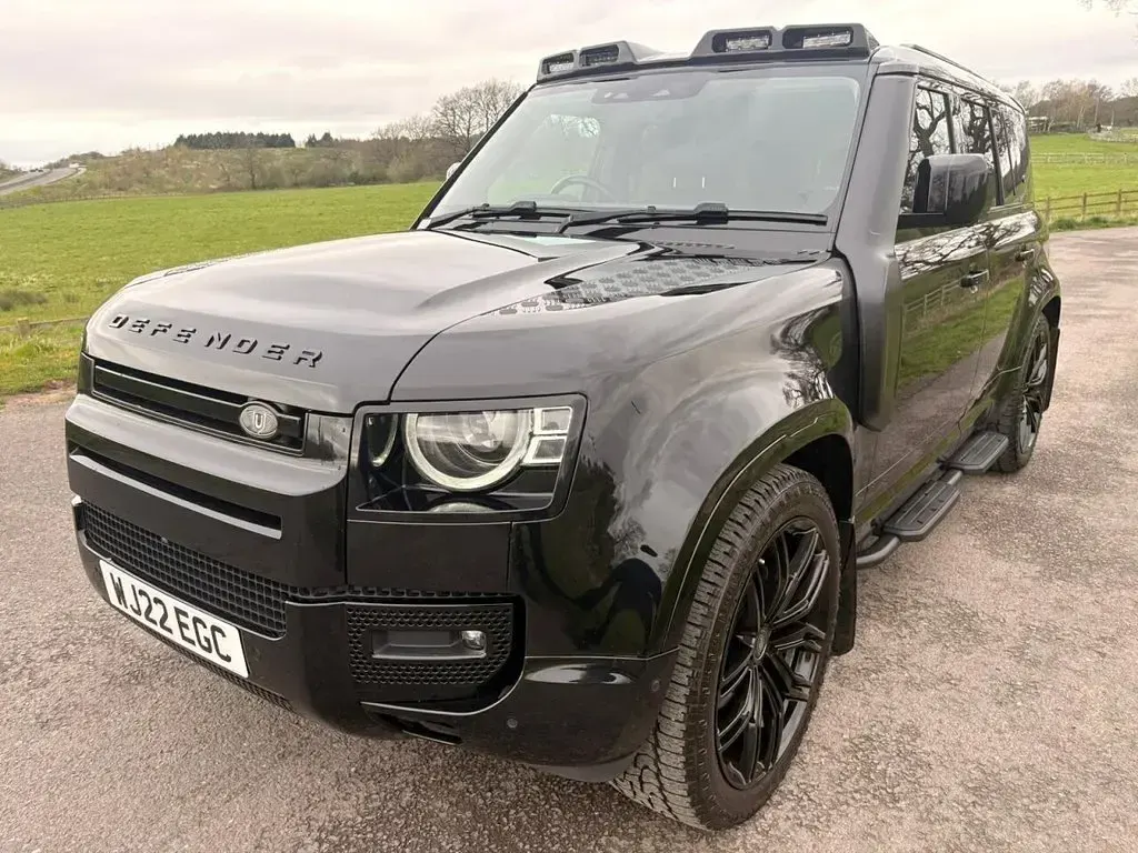 Used Land Rover Defender S 250 HP (183 kW) 2022 Black SUV
