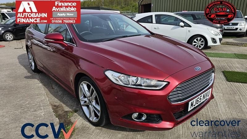 Usado Ford Mondeo Titanium 180 HP (132 kW) 2015 Vermelho Citadino