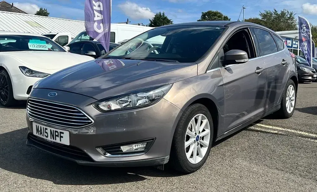 Used Ford Focus Titanium 125 HP (91 kW) 2015 Brown Hatchback