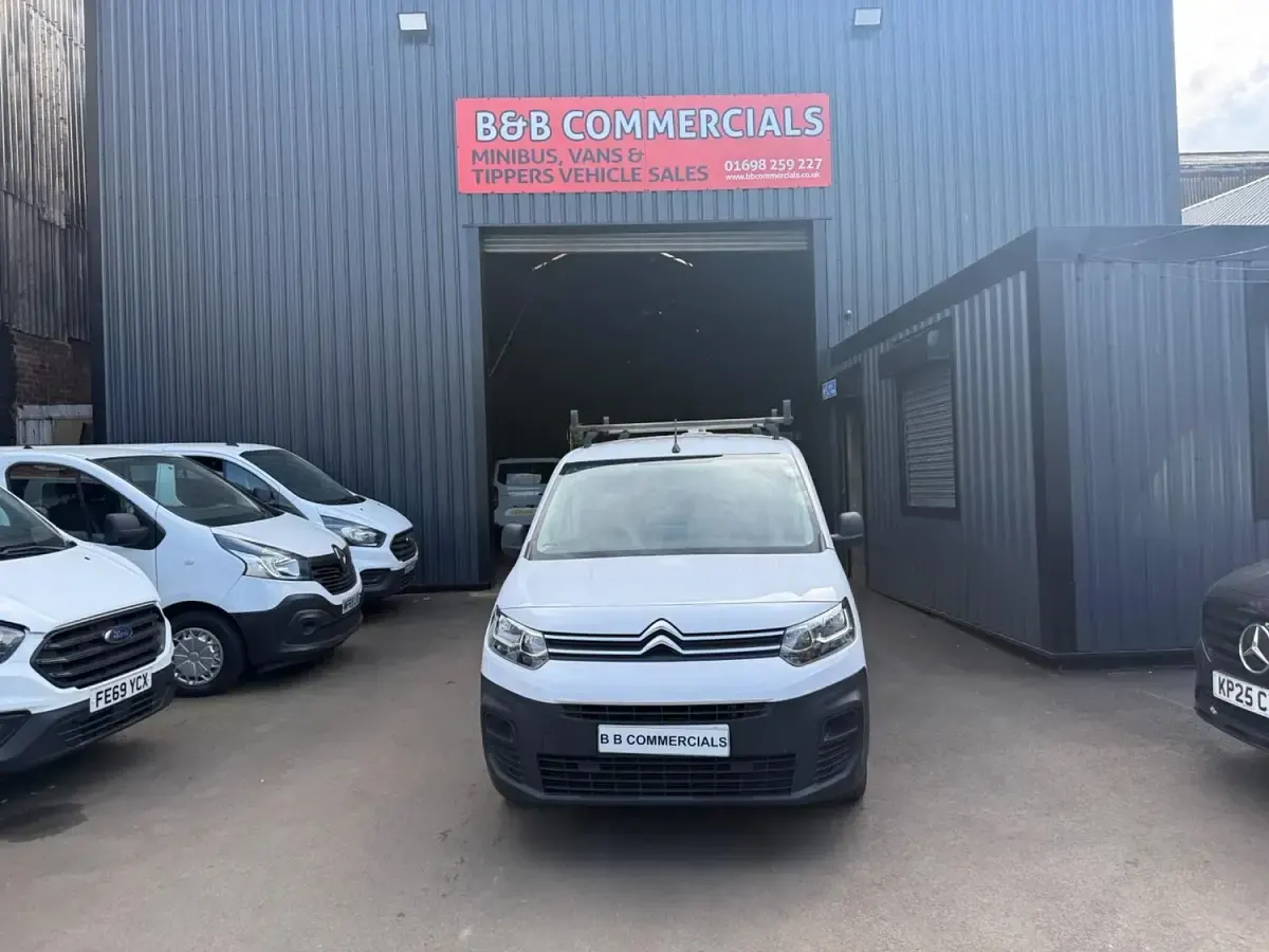 Used Citroën Berlingo 100 HP (73 kW) 2023 White MPV