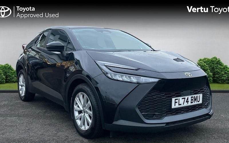 Used 2026 Toyota C-HR SUV | £22,870 (Super price) - Image 1/4
