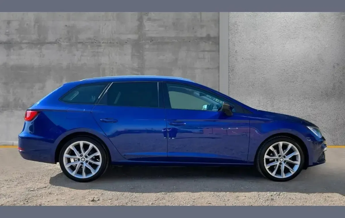 Used Seat Leon FR 150 HP (110 kW) 2017 Blue Estate