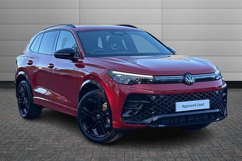 New VW Tiguan R-line 150 HP (110 kW) 2025 Persimmon red SUV