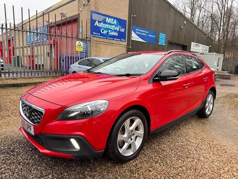 Red Used 2015 Volvo V40 Hatchback | £3,295 - Image 1/4