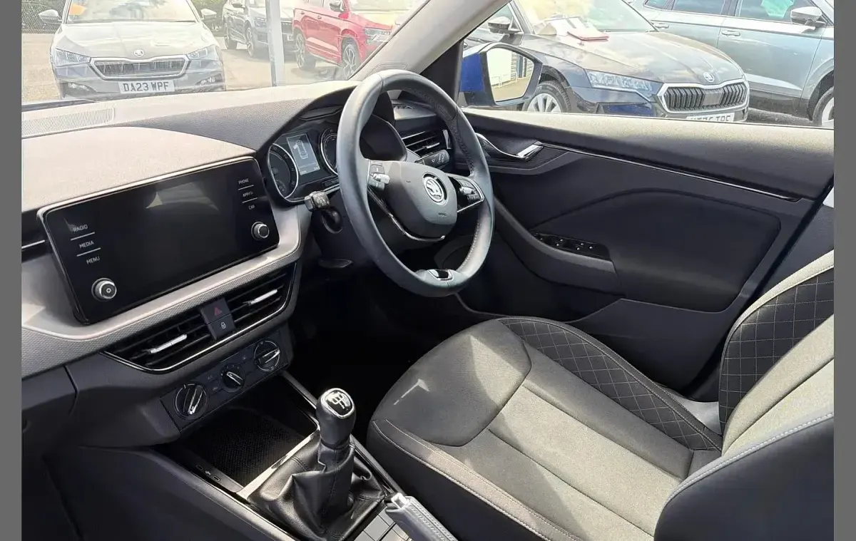 Used Skoda Kamiq SE 94 HP (69 kW) 2022 Blue SUV