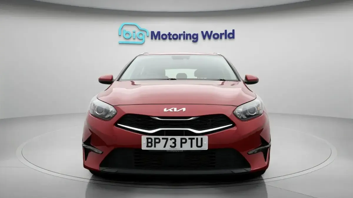 Używany Kia Ceed 2024 Czerwony Hatchback