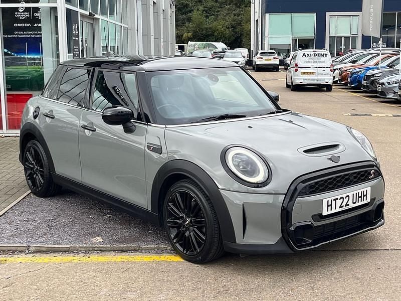 Grey Used 2022 Mini Cooper S Exclusive Hatchback | £15,995 (Good price) - Image 1/4