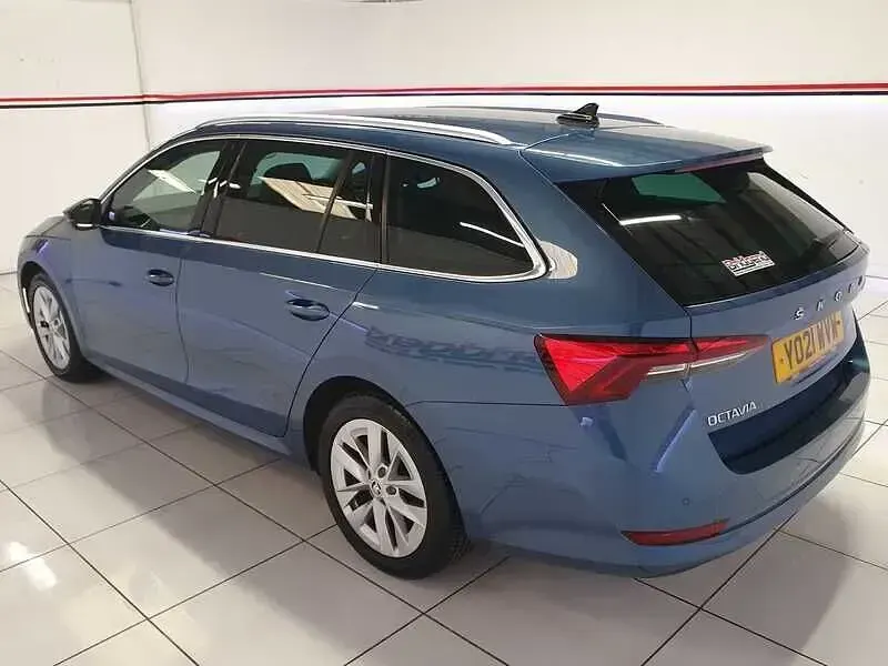 Used Skoda Octavia SE L 150 HP (110 kW) 2021 Blue Estate