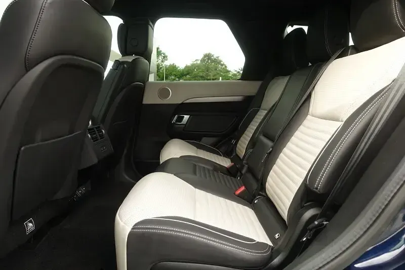 Used Land Rover Discovery HSE Dynamic 2023 Blue SUV