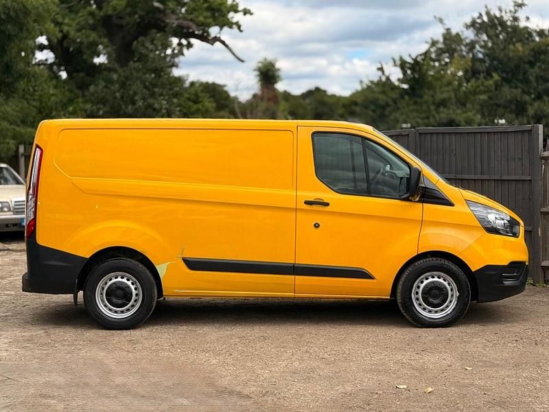 Used Ford Transit Custom 130 HP (95 kW) 2019 Yellow Van