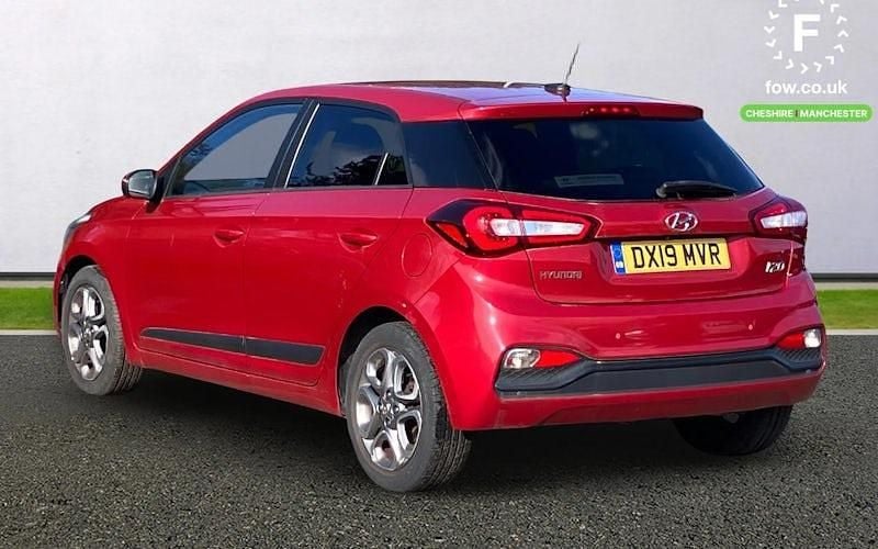 Used Hyundai i20 Premium 100 HP (73 kW) 2019 Red Hatchback