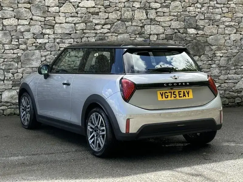 Used Mini Cooper Hatch 113 kW (154 HP) 2025 Silver Hatchback