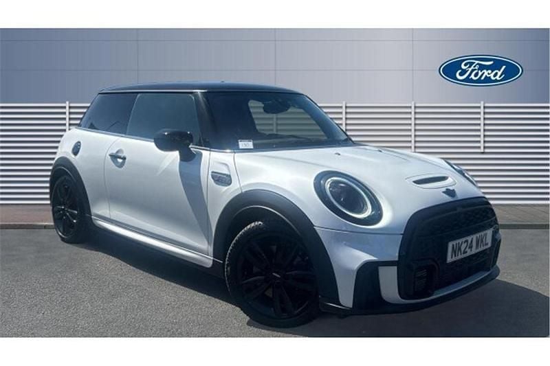 White Used 2024 Mini Cooper S Comfort Hatchback | £23,998 (Fair price) - Image 1/4