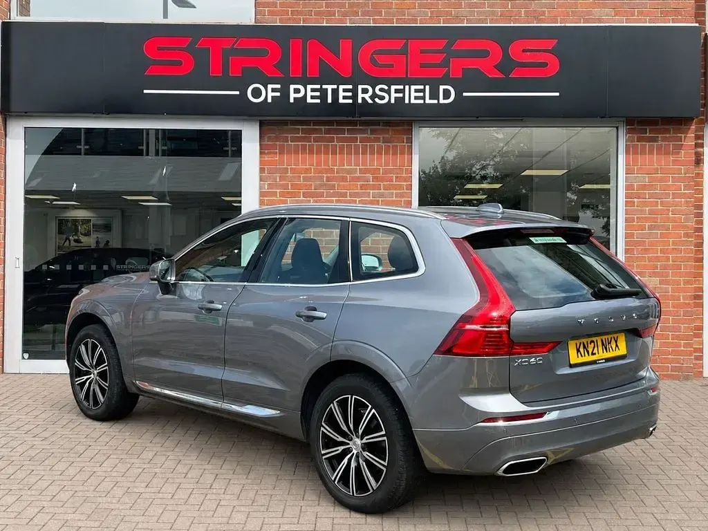 Used Volvo XC60 Inscription 250 HP (183 kW) 2021 Grey SUV
