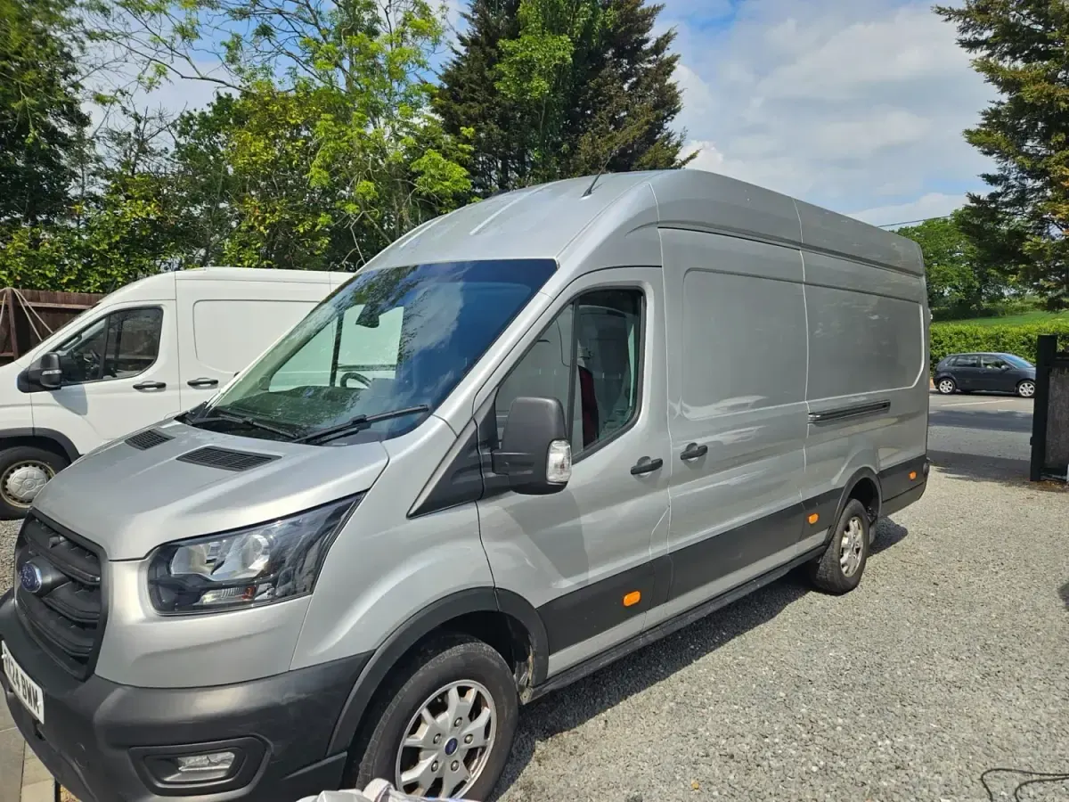 Begagnad Ford Transit Trend 130 HK (95 kW) 2024 Silver Van