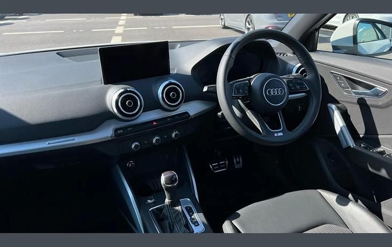 Used Audi Q2 S-Line 190 HP (139 kW) 2023 White  SUV