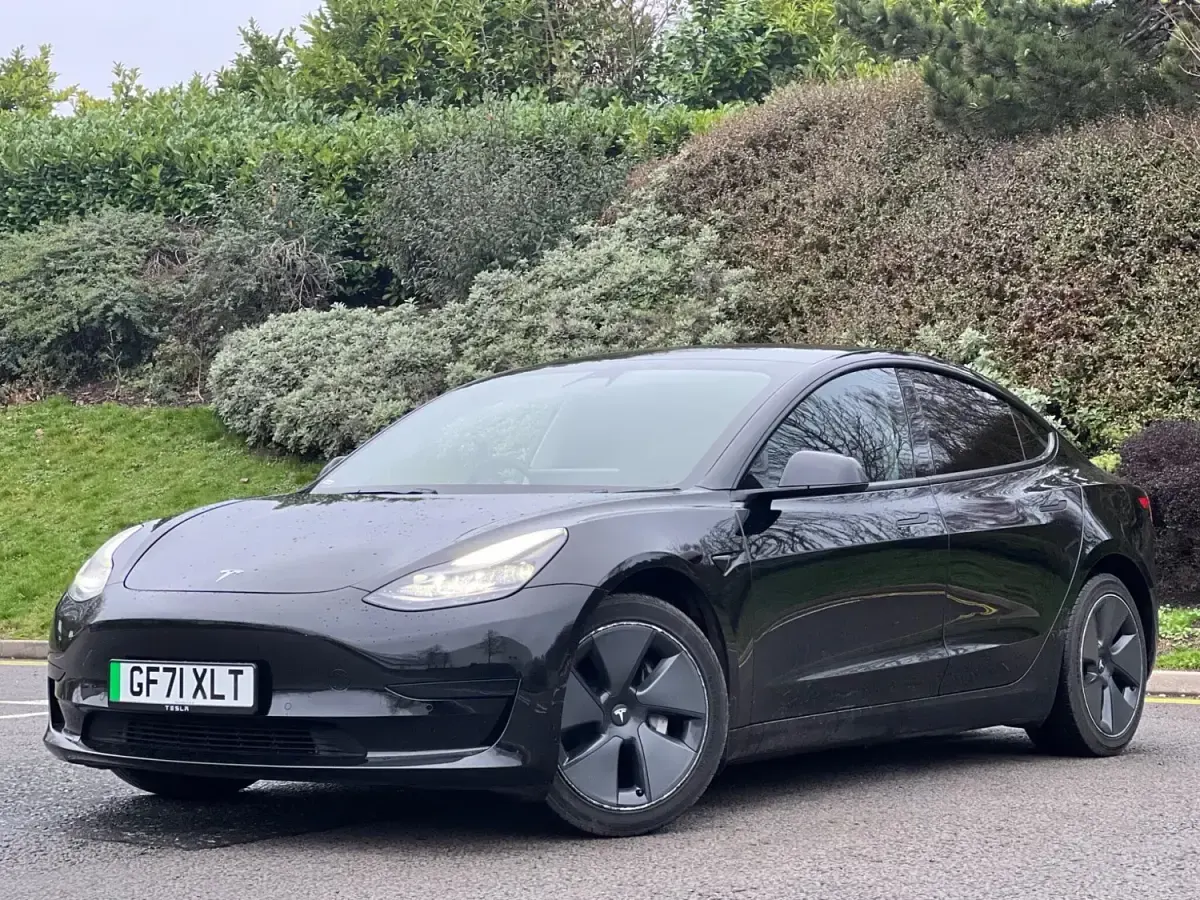 Usado Tesla Model 3 Standard Range 208 kW (283 CV) 2021 Negro Berlina