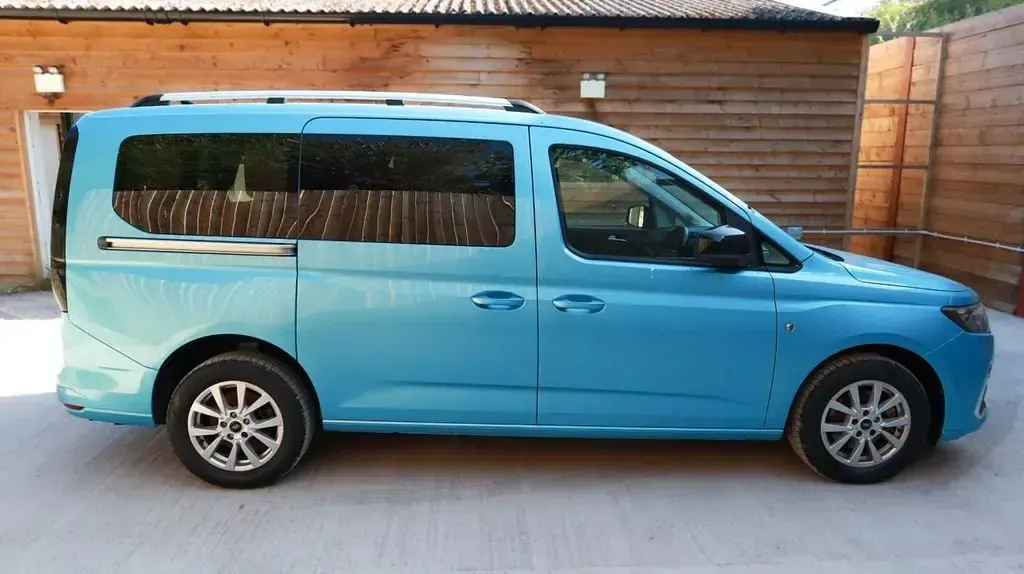 Used Ford Tourneo Connect Titanium 122 HP (89 kW) 2023 Blue MPV