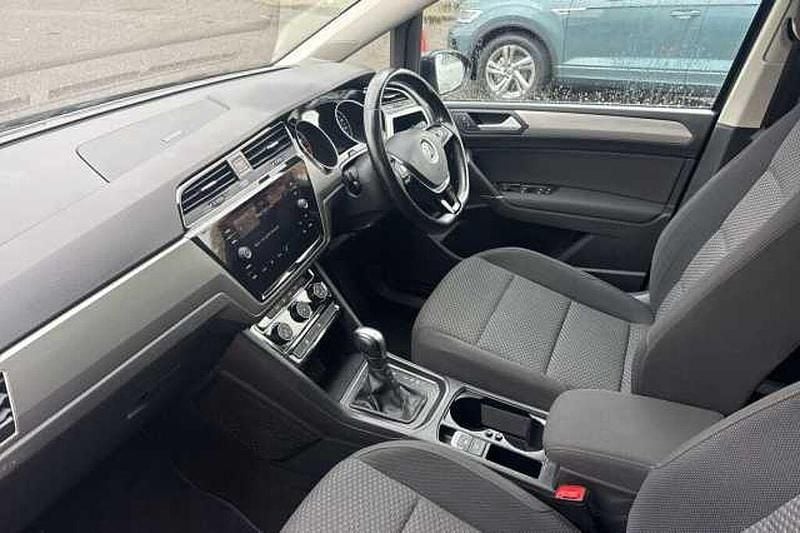 Used VW Touran Family 150 HP (110 kW) 2021 Black MPV