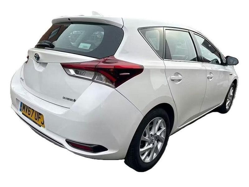 Used Toyota Auris Hybrid 2017 White Hatchback