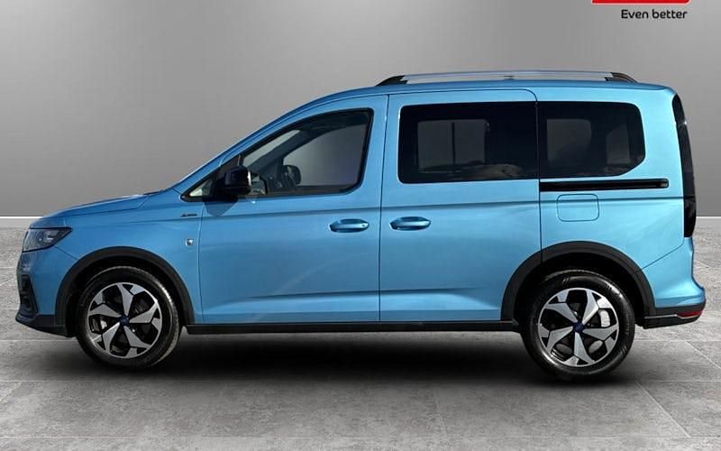 Begagnad Ford Tourneo Active 122 HK (89 kW) 2024 Kombi