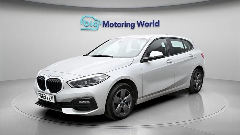 Used BMW 116 114 HP (83 kW) 2019 Silver Hatchback