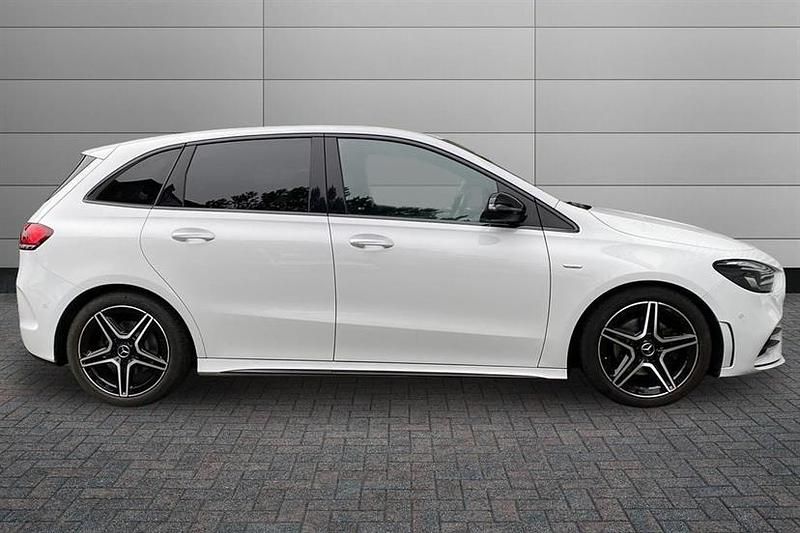 Used Mercedes B200 AMG Line Premium 163 HP (119 kW) 2022 Digital white MPV