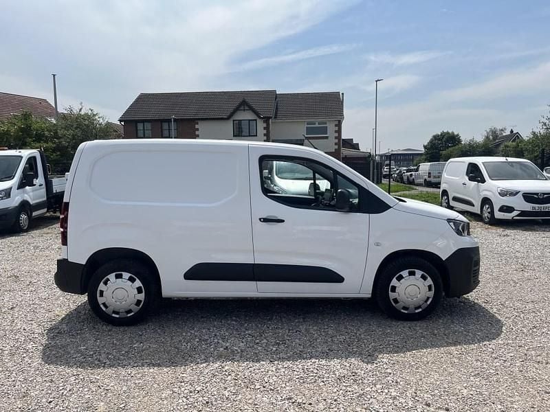 Used Peugeot Partner 2020 White MPV
