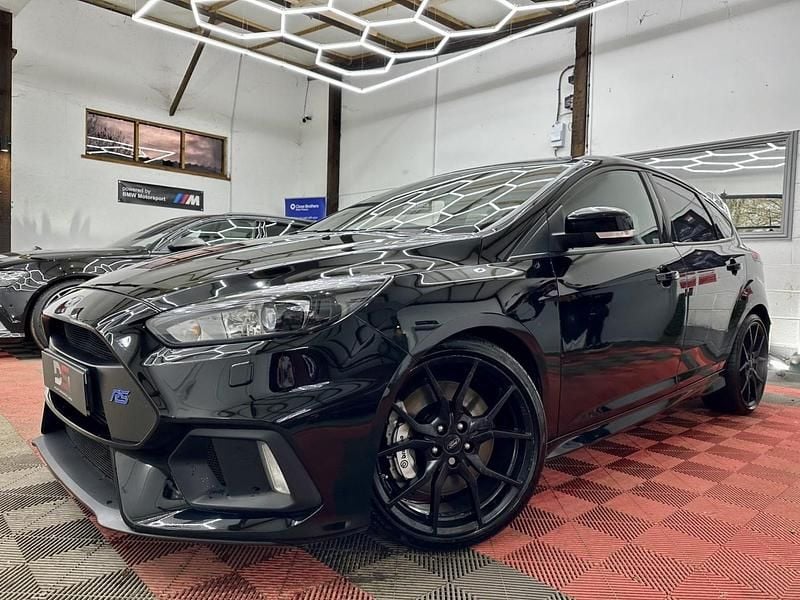 Usado Ford Focus RS 350 HP (257 kW) 2016 Preto Citadino