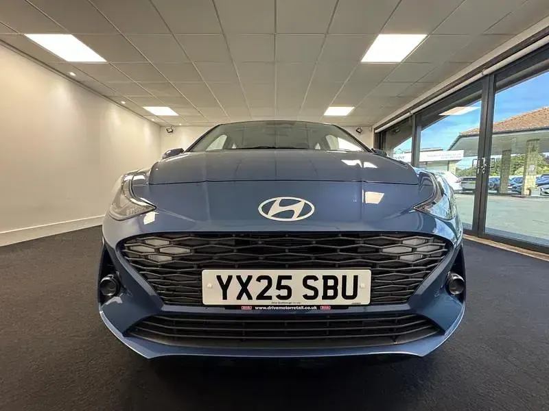Used Hyundai i10 Advanced 63 HP (46 kW) 2025 Blue Hatchback