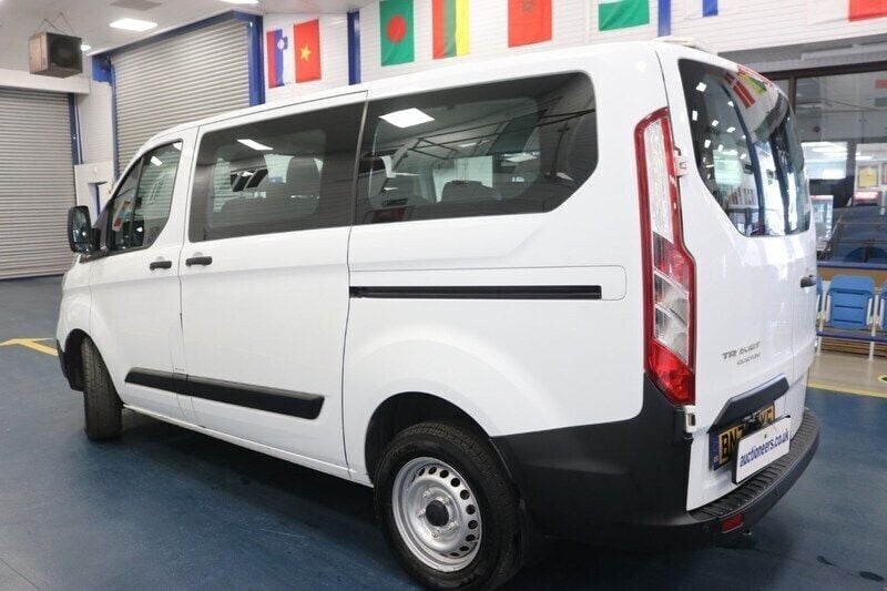 Used Ford Transit Custom 105 HP (77 kW) 2021 White MPV