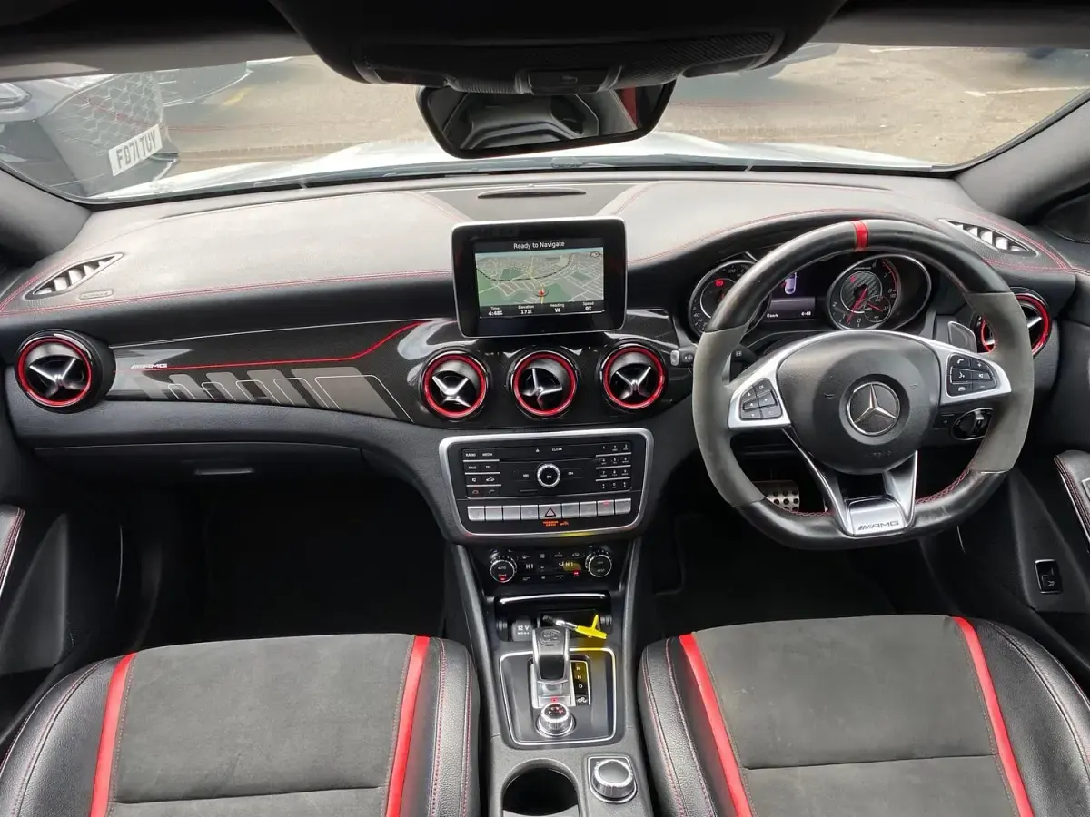 Begagnad Mercedes CLA45 AMG 2017 Silver Sedan
