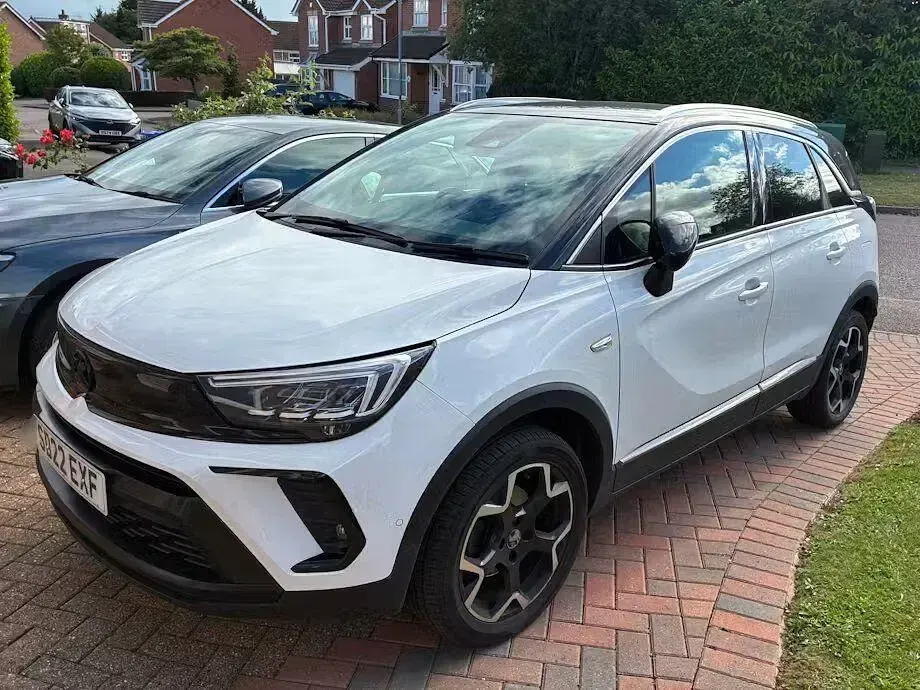 Used Vauxhall Crossland Ultimate 130 HP (95 kW) 2022 White SUV