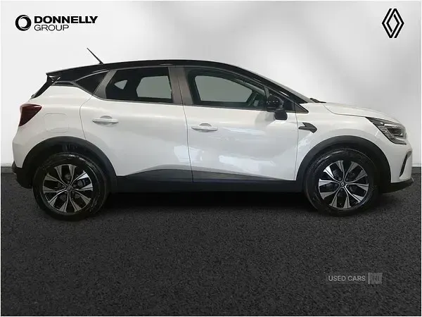 Used Renault Captur Evolution 91 HP (66 kW) 2023 Metallic  arctic white  SUV