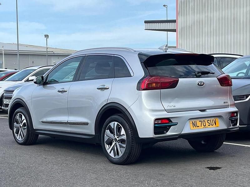 Begagnad Kia e-Niro 147 kW (201 HK) 2020 Silver SUV