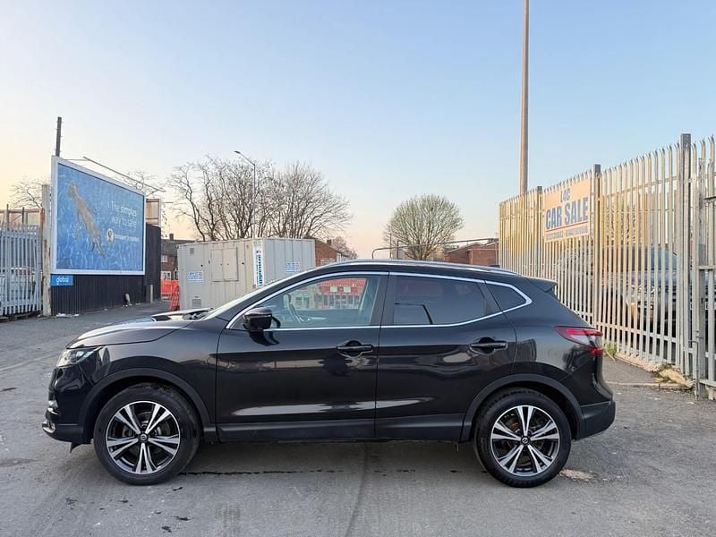 Used Nissan Qashqai N-Connecta 115 HP (84 kW) 2017 Black SUV