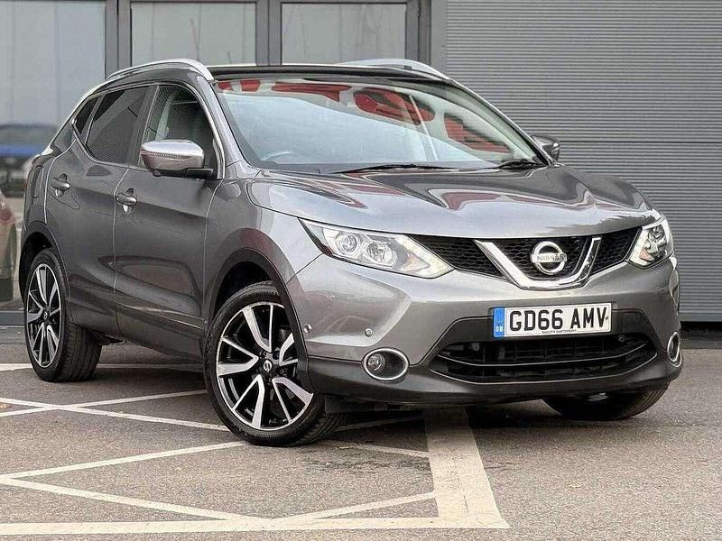 Grey Used 2017 Nissan Qashqai Tekna SUV | £10,000 (Fair price) - Image 1/4