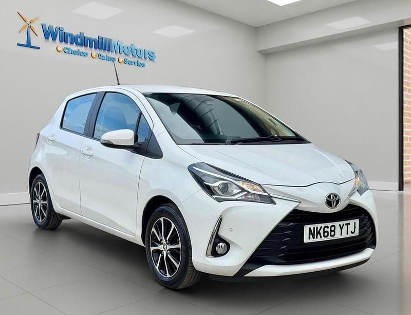 Used Toyota Yaris 2018 White Hatchback