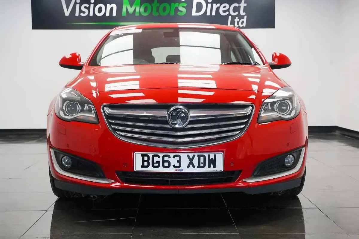 Used Vauxhall Insignia Elite 170 HP (125 kW) 2014 Red Hatchback