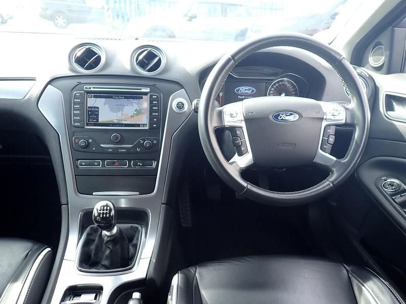 Used Ford Mondeo Business Edition 140 HP (102 kW) 2014 Grey Hatchback