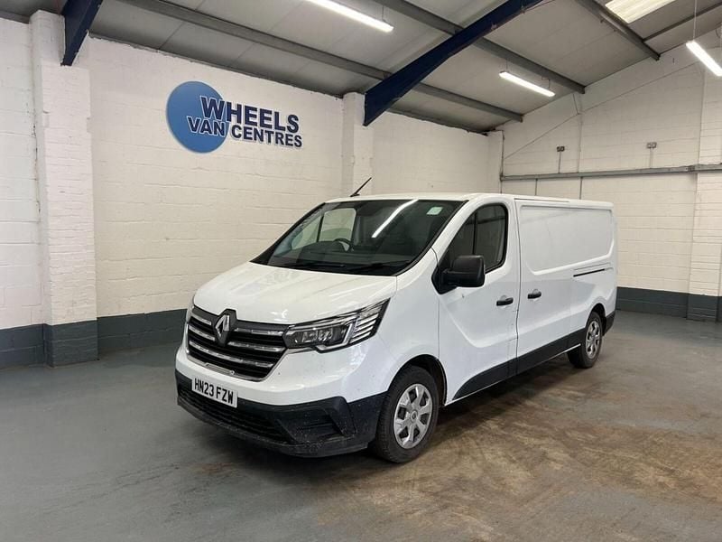White Used 2023 Renault Trafic Business Van | £14,490 (Good price) - Image 1/4