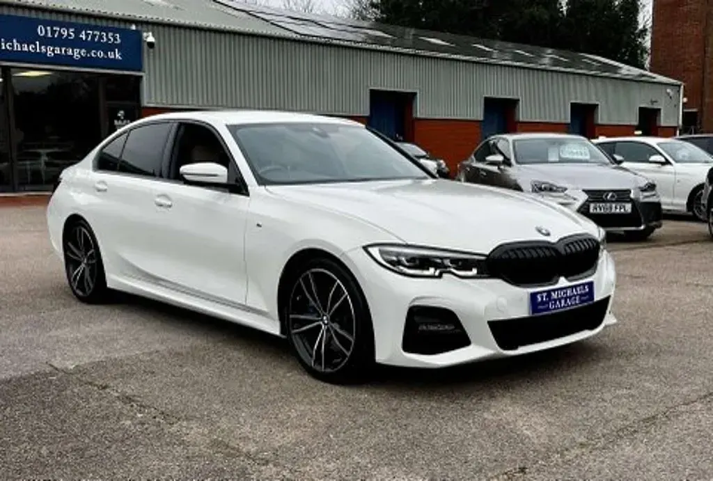 Used BMW 330 M Sport 254 HP (186 kW) 2019 White Sedan
