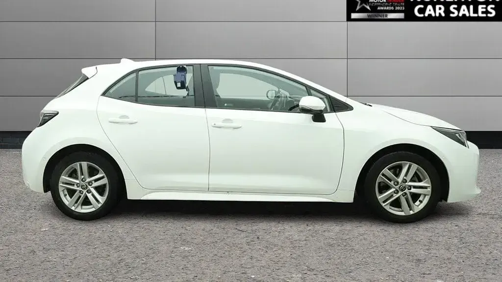Used Toyota Corolla 2023 White Hatchback