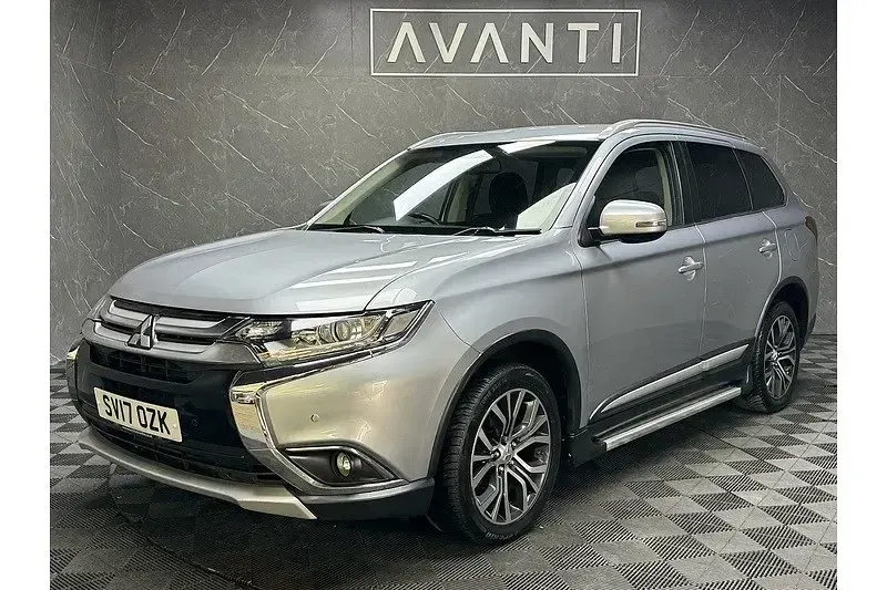 Used Mitsubishi Outlander 147 HP (108 kW) 2017 Silver SUV