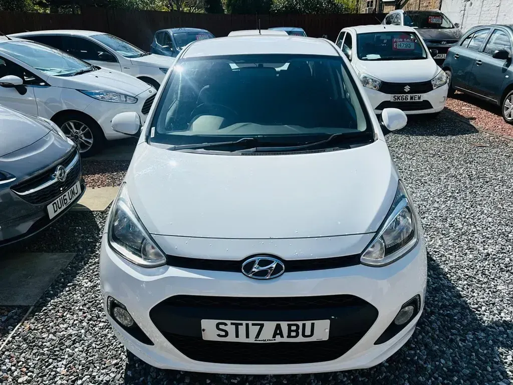 Używany Hyundai i10 Premium 67 KM (49 kW) 2017 Biały Hatchback