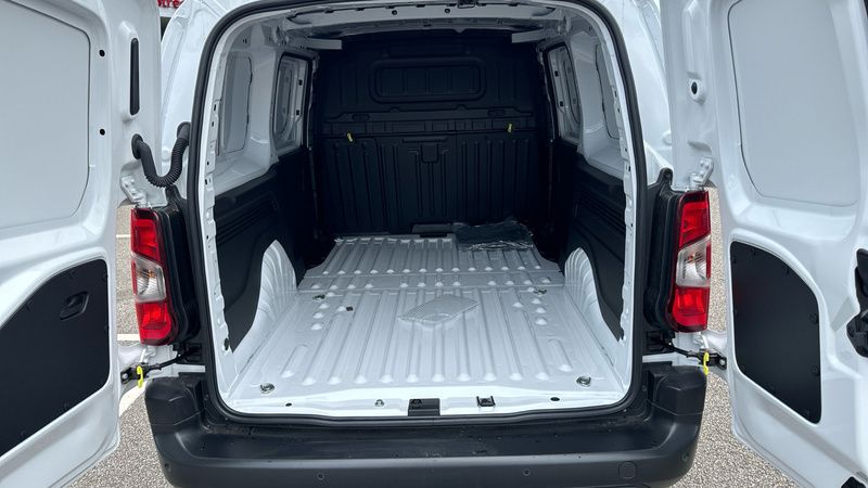 Image 4/4
